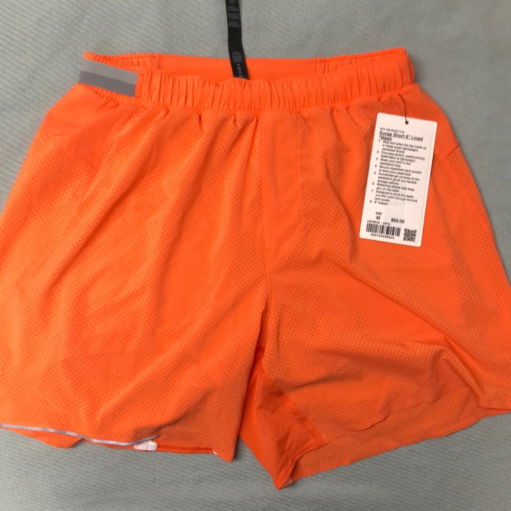 Men’s medium lulu running shorts